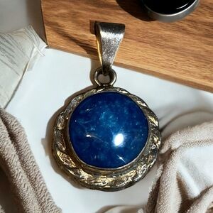 VINTAGE TAXCO STAMPED LAPIS LAZULI PENDANT BLUE SILVER
